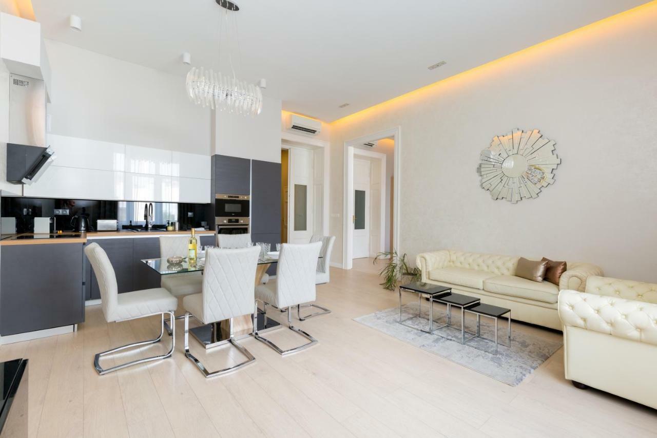 Grand Designer Dream Home In The Center W 3Br/3Bath Budapest Exterior photo