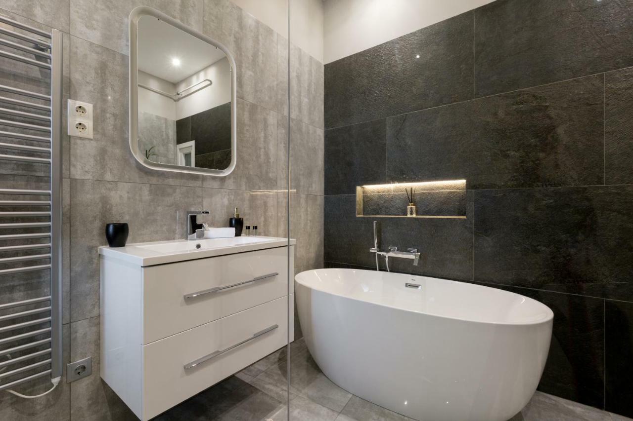 Grand Designer Dream Home In The Center W 3Br/3Bath Budapest Exterior photo